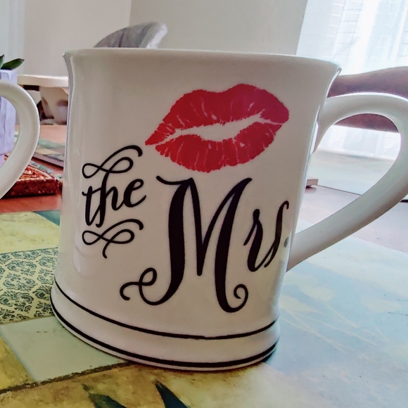 "The Mr. & Mrs." Set of coffee / tea cups - Picture 3 of 3